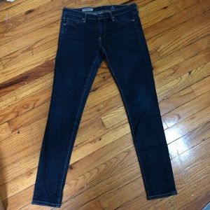 AG THE LEGGING ANKLE DARK WASH SKINNY JEANS!